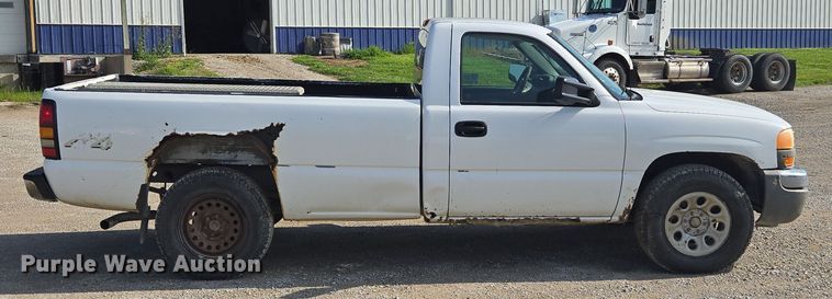 image for item EF1809 2006 GMC Sierra1500 SL  pickup truck
