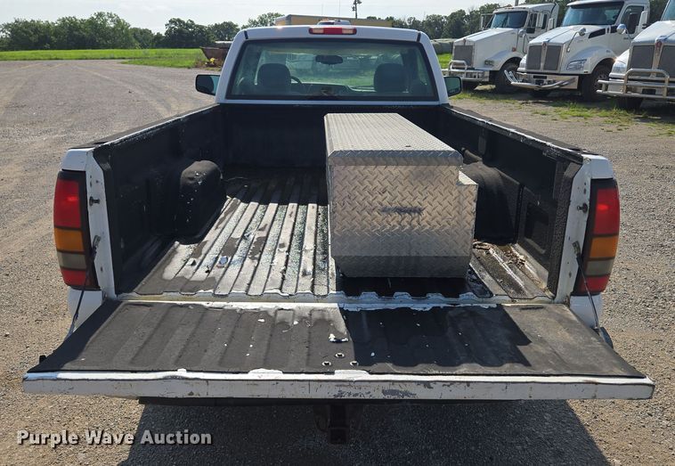 image for item EF1809 2006 GMC Sierra1500 SL  pickup truck