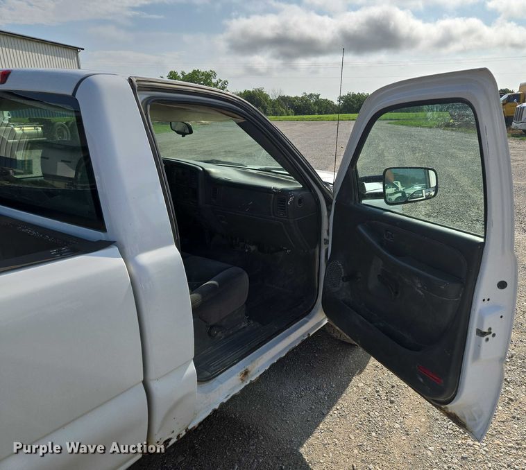 image for item EF1809 2006 GMC Sierra1500 SL  pickup truck