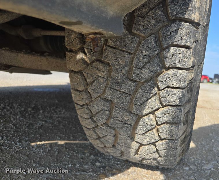 image for item EF1809 2006 GMC Sierra1500 SL  pickup truck