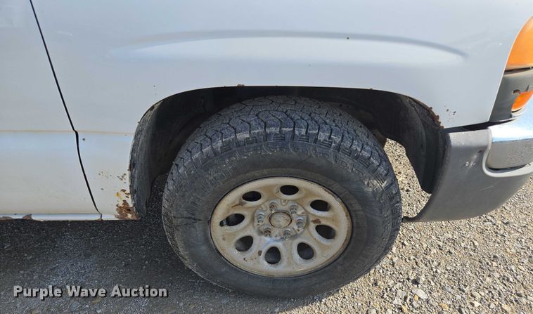 image for item EF1809 2006 GMC Sierra1500 SL  pickup truck