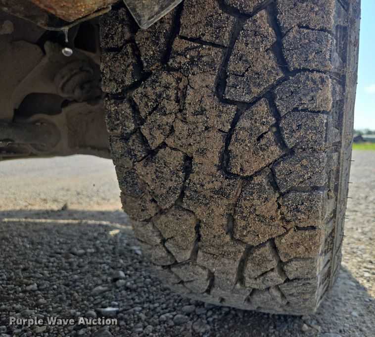 image for item EF1809 2006 GMC Sierra1500 SL  pickup truck