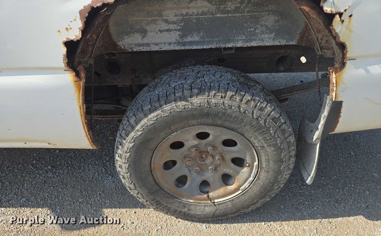 image for item EF1809 2006 GMC Sierra1500 SL  pickup truck