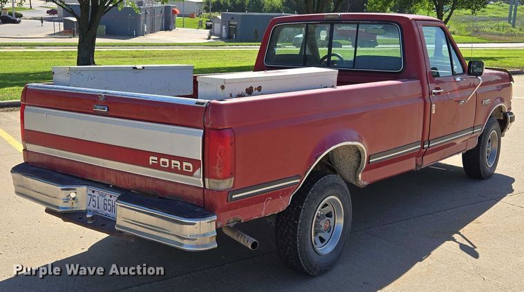 image for item EF1831 1990 Ford  F150 pickup truck