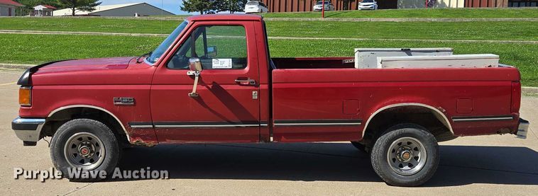 image for item EF1831 1990 Ford  F150 pickup truck
