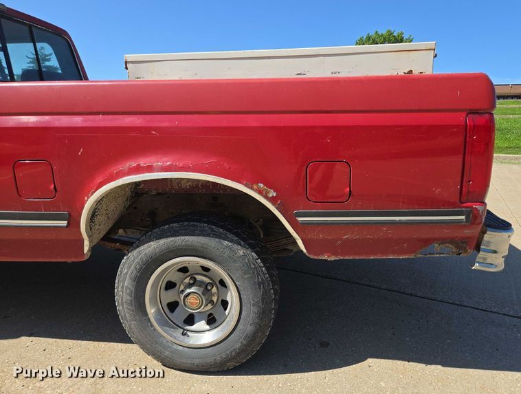 image for item EF1831 1990 Ford  F150 pickup truck