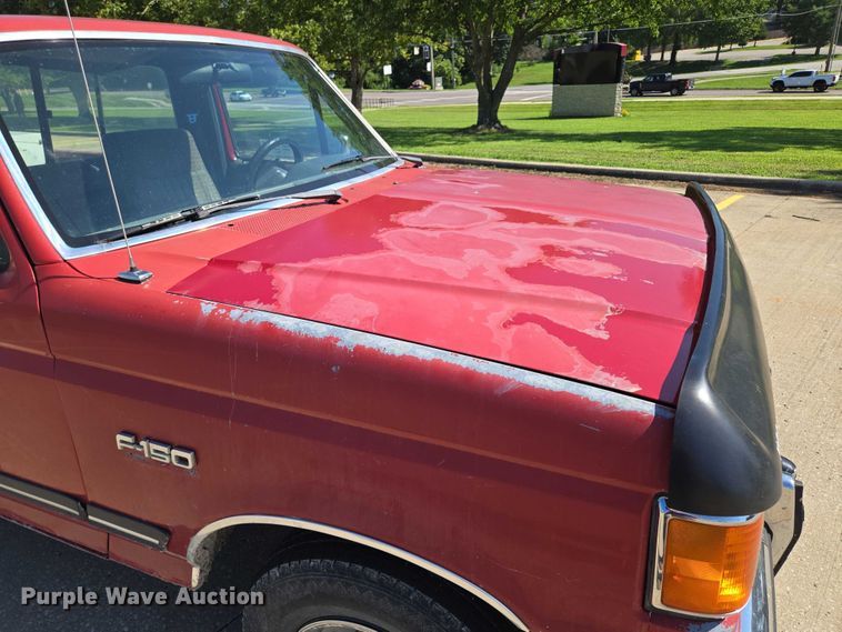 image for item EF1831 1990 Ford  F150 pickup truck