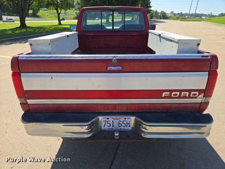 image for item EF1831 1990 Ford  F150 pickup truck
