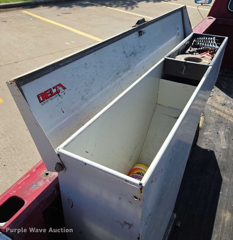 image for item EF1831 1990 Ford  F150 pickup truck