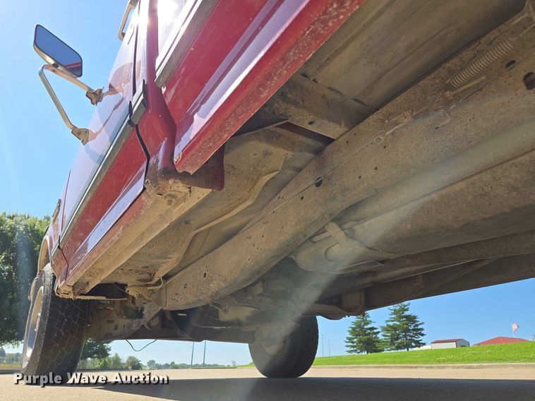 image for item EF1831 1990 Ford  F150 pickup truck