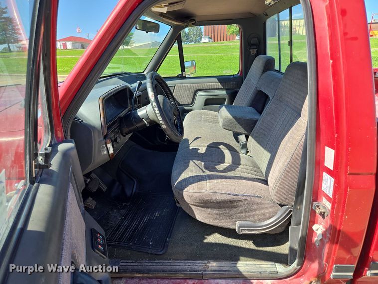 image for item EF1831 1990 Ford  F150 pickup truck