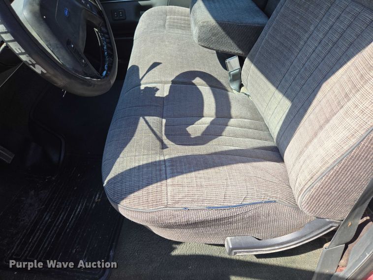 image for item EF1831 1990 Ford  F150 pickup truck