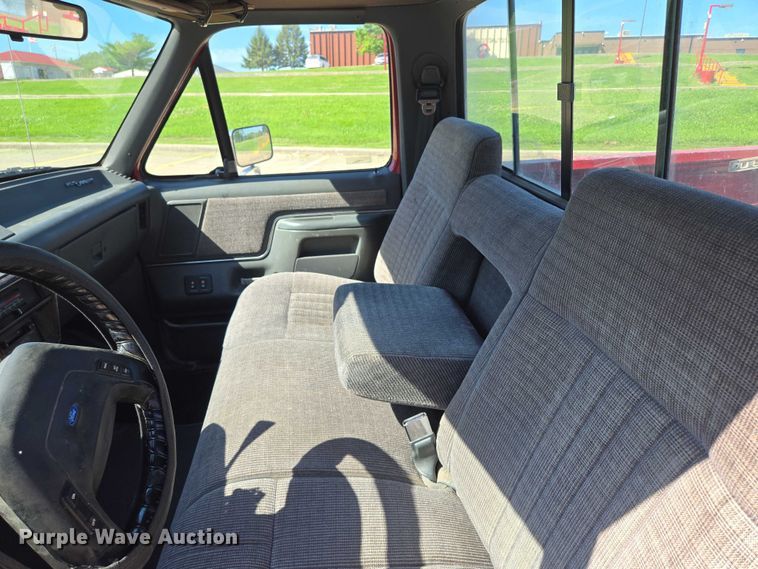 image for item EF1831 1990 Ford  F150 pickup truck