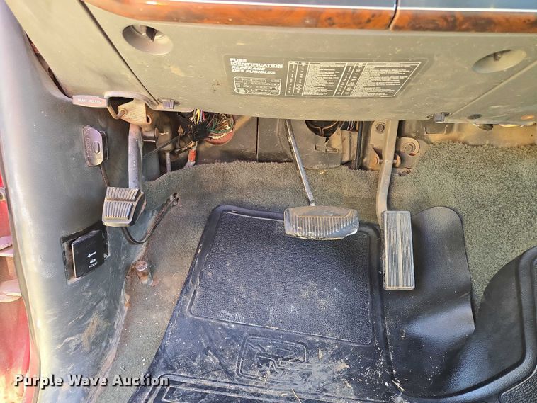 image for item EF1831 1990 Ford  F150 pickup truck