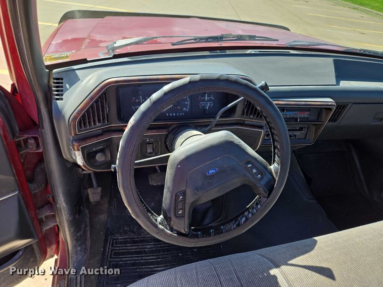 image for item EF1831 1990 Ford  F150 pickup truck