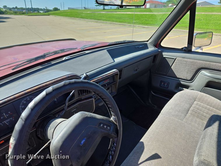 image for item EF1831 1990 Ford  F150 pickup truck