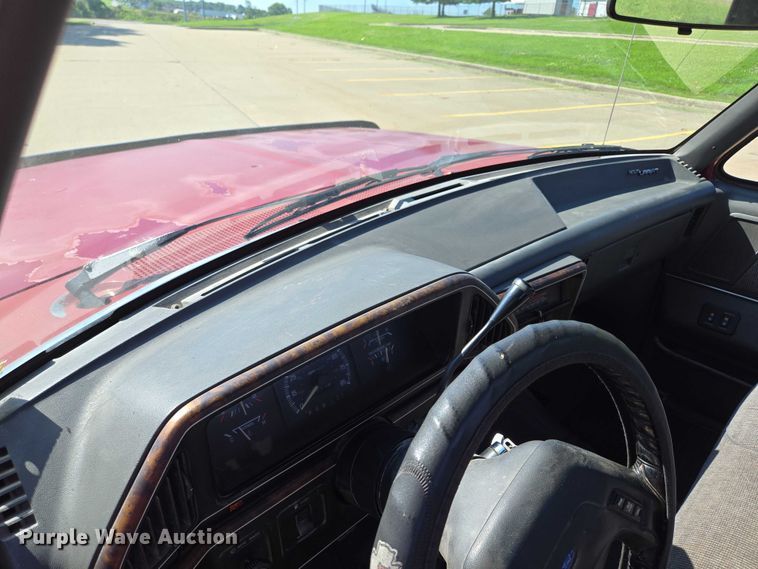 image for item EF1831 1990 Ford  F150 pickup truck