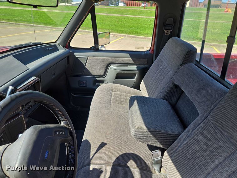 image for item EF1831 1990 Ford  F150 pickup truck