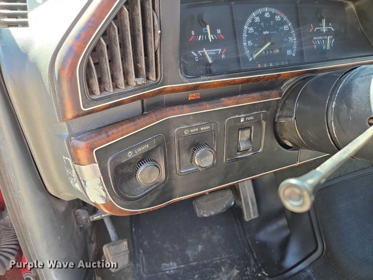 image for item EF1831 1990 Ford  F150 pickup truck