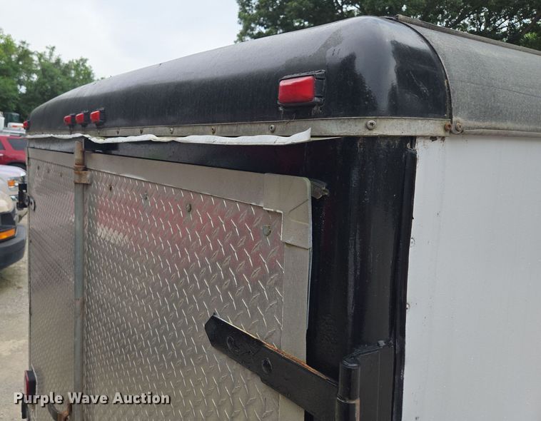 image for item EF1846 1993 Wells Cargo enclosed cargo trailer
