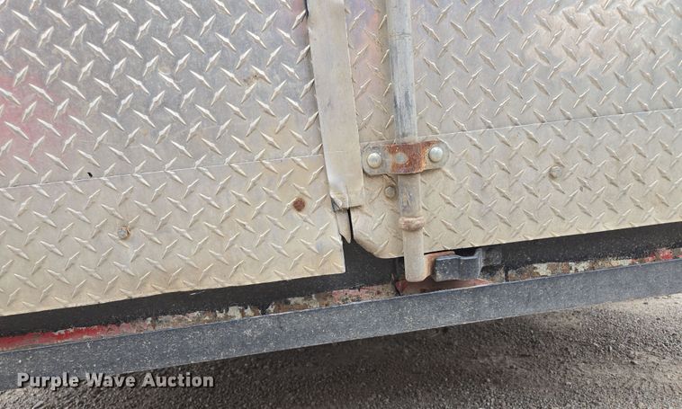 image for item EF1846 1993 Wells Cargo enclosed cargo trailer