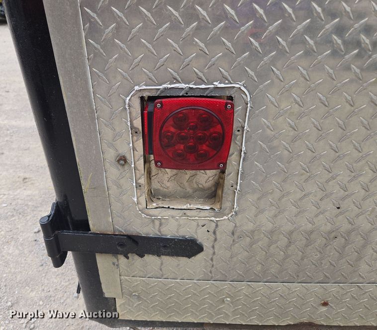 image for item EF1846 1993 Wells Cargo enclosed cargo trailer