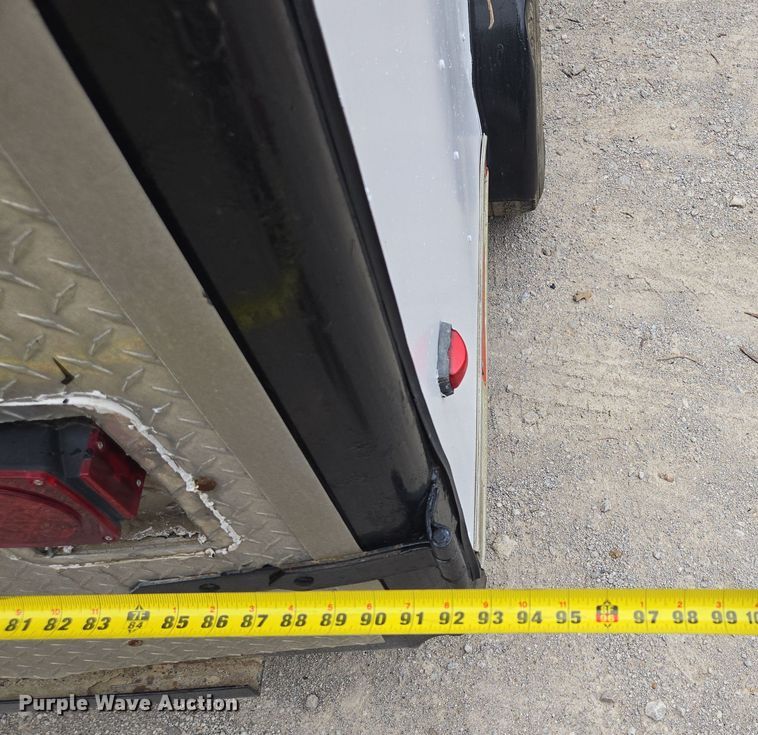 image for item EF1846 1993 Wells Cargo enclosed cargo trailer