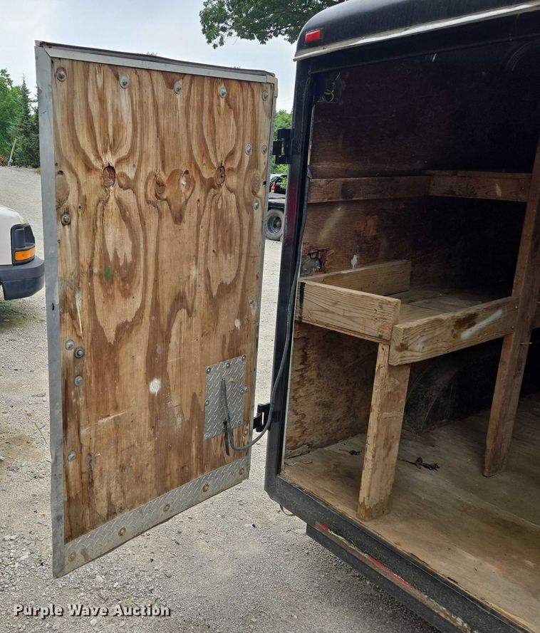 image for item EF1846 1993 Wells Cargo enclosed cargo trailer