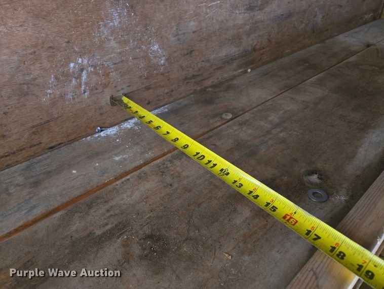 image for item EF1846 1993 Wells Cargo enclosed cargo trailer