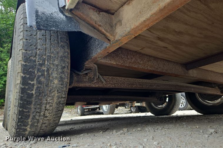 image for item EF1846 1993 Wells Cargo enclosed cargo trailer