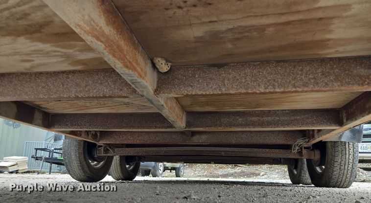 image for item EF1846 1993 Wells Cargo enclosed cargo trailer