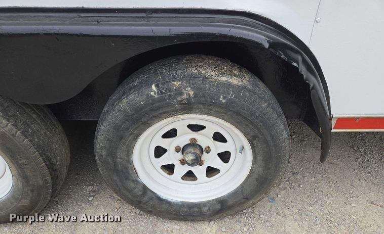 image for item EF1846 1993 Wells Cargo enclosed cargo trailer