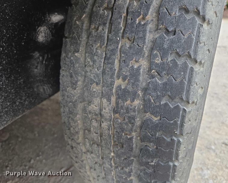 image for item EF1846 1993 Wells Cargo enclosed cargo trailer