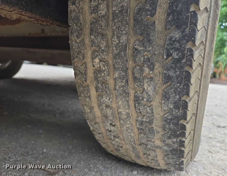 image for item EF1846 1993 Wells Cargo enclosed cargo trailer