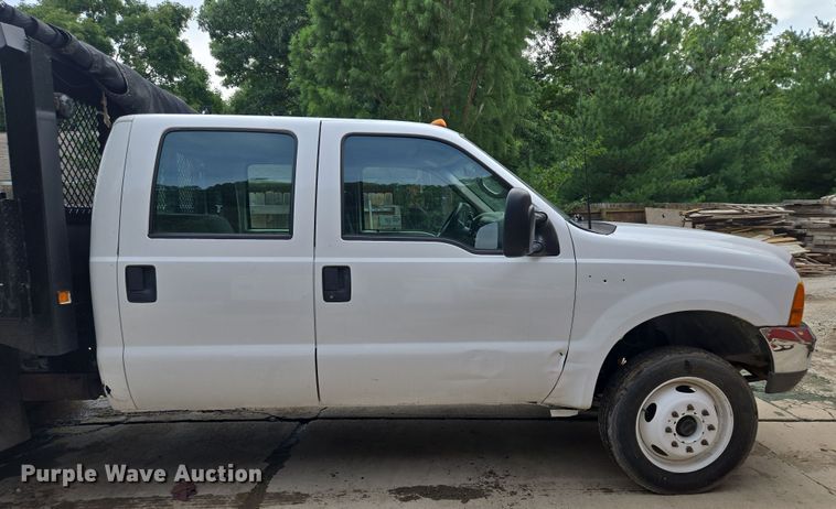 image for item EF1847 2001 Ford  F550 Super Duty XL dump flatbed truck