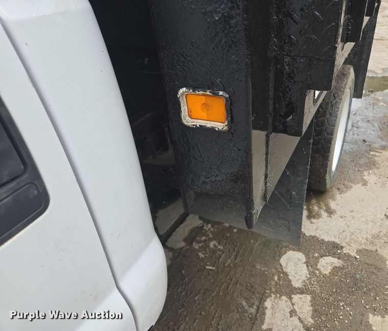 image for item EF1847 2001 Ford  F550 Super Duty XL dump flatbed truck