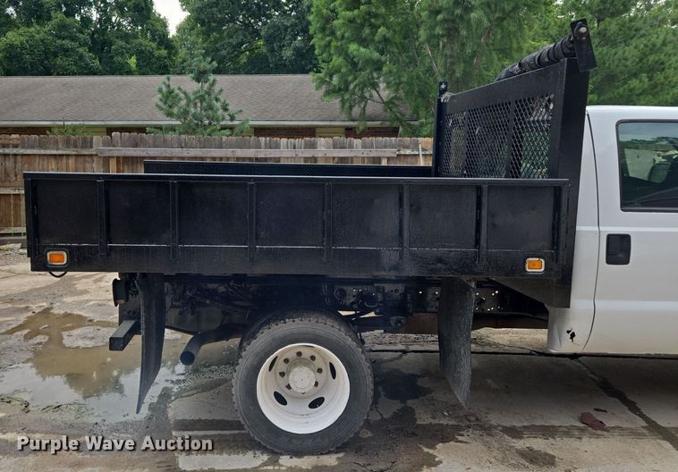 image for item EF1847 2001 Ford  F550 Super Duty XL dump flatbed truck