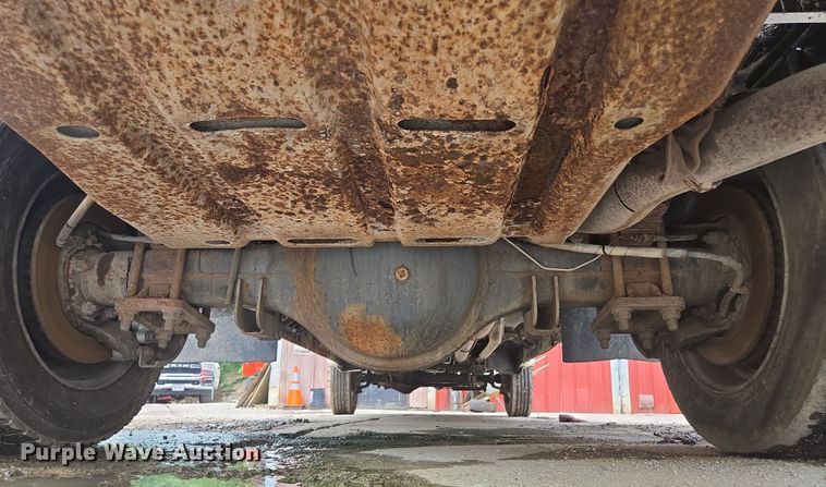 image for item EF1847 2001 Ford  F550 Super Duty XL dump flatbed truck