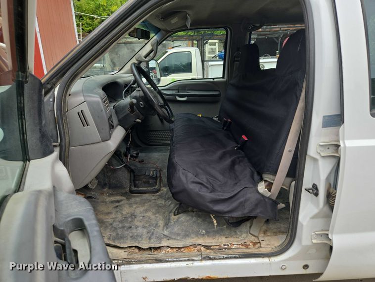 image for item EF1847 2001 Ford  F550 Super Duty XL dump flatbed truck