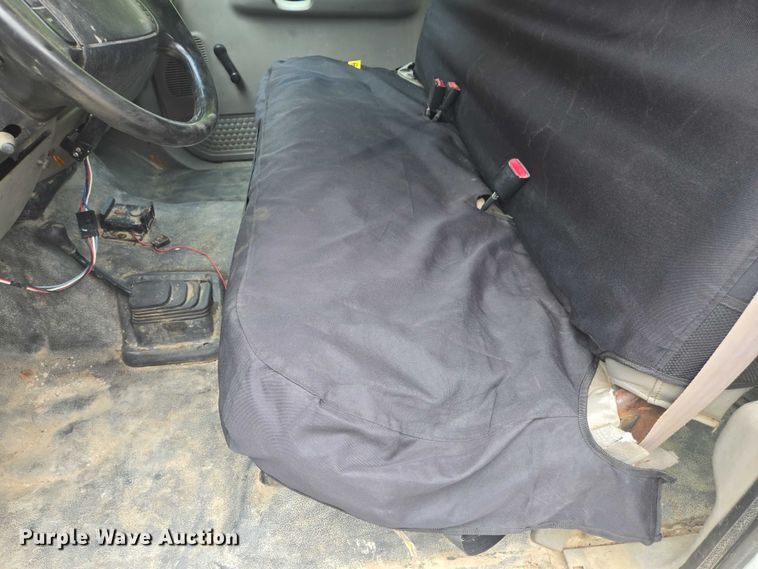 image for item EF1847 2001 Ford  F550 Super Duty XL dump flatbed truck