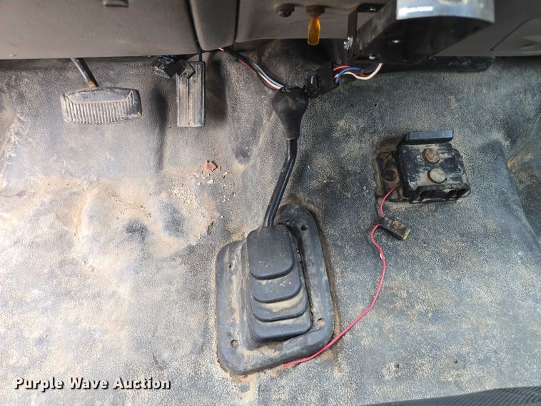 image for item EF1847 2001 Ford  F550 Super Duty XL dump flatbed truck