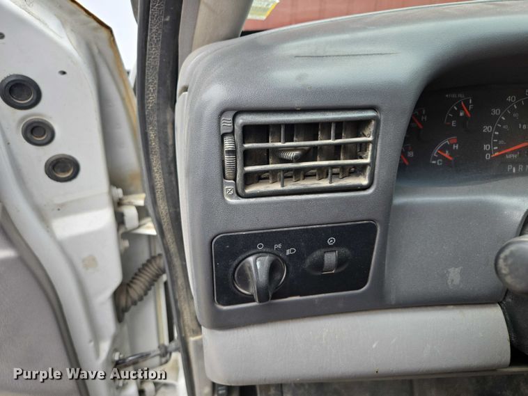 image for item EF1847 2001 Ford  F550 Super Duty XL dump flatbed truck