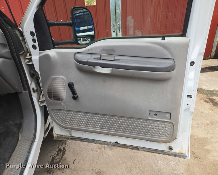 image for item EF1847 2001 Ford  F550 Super Duty XL dump flatbed truck