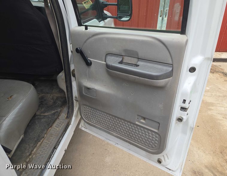 image for item EF1847 2001 Ford  F550 Super Duty XL dump flatbed truck