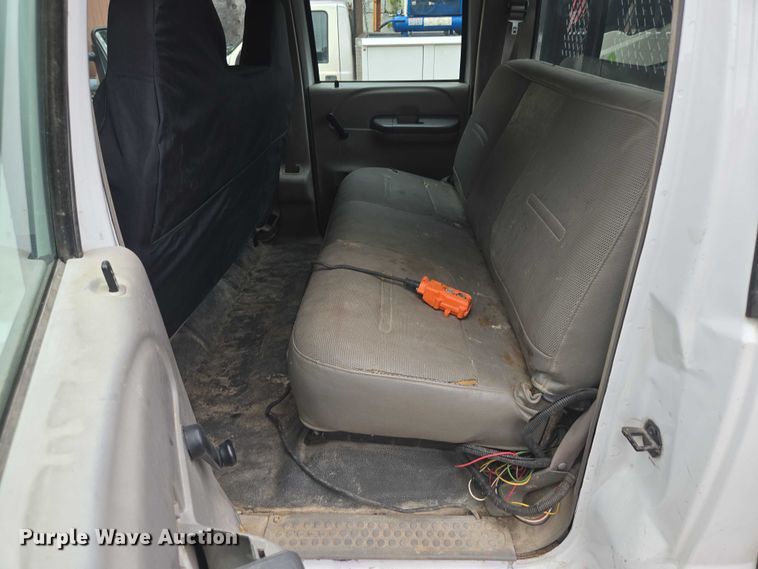 image for item EF1847 2001 Ford  F550 Super Duty XL dump flatbed truck