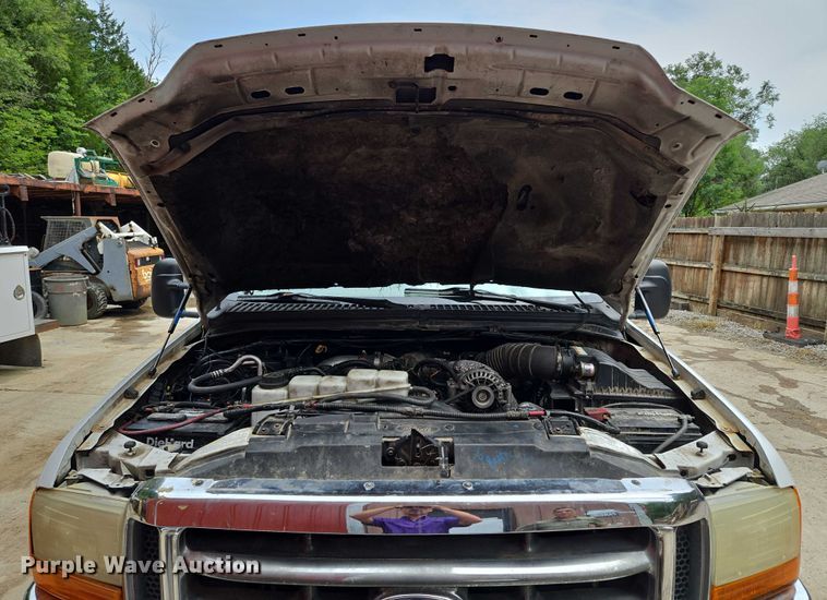 image for item EF1847 2001 Ford  F550 Super Duty XL dump flatbed truck