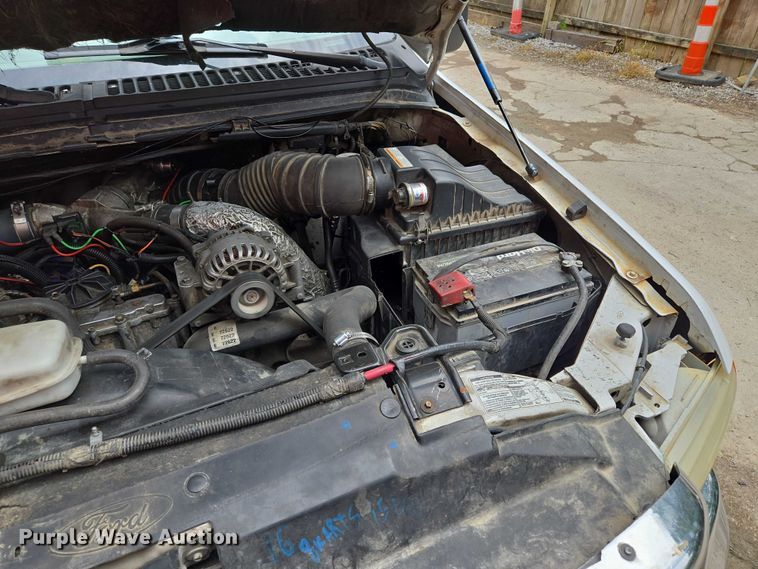 image for item EF1847 2001 Ford  F550 Super Duty XL dump flatbed truck