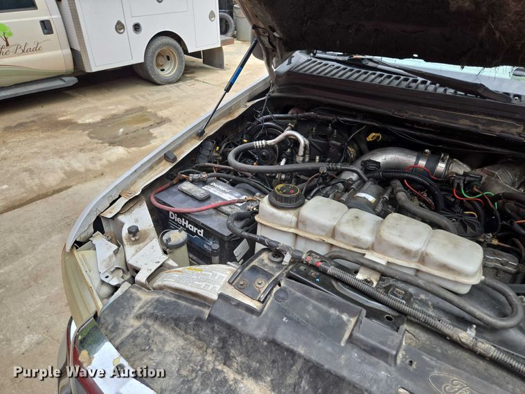 image for item EF1847 2001 Ford  F550 Super Duty XL dump flatbed truck