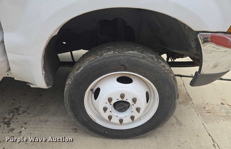 image for item EF1847 2001 Ford  F550 Super Duty XL dump flatbed truck