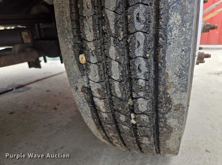 image for item EF1847 2001 Ford  F550 Super Duty XL dump flatbed truck